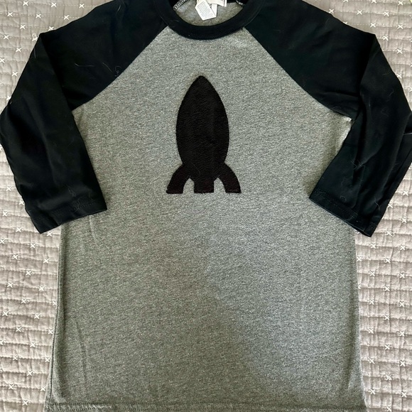 Boys long sleeve. Size 6. Great condition. - Picture 3 of 9